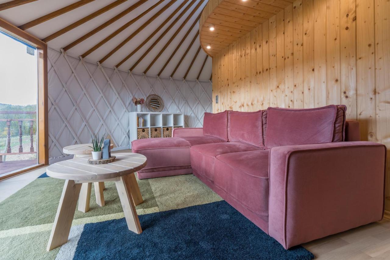 Gorski Glamping - Caloroczne Jurty Z Widokiem Tylmanowa المظهر الخارجي الصورة